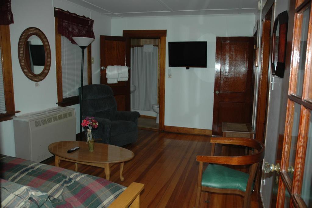 Channel Waterfront Cottages Weirs Beach Habitación foto