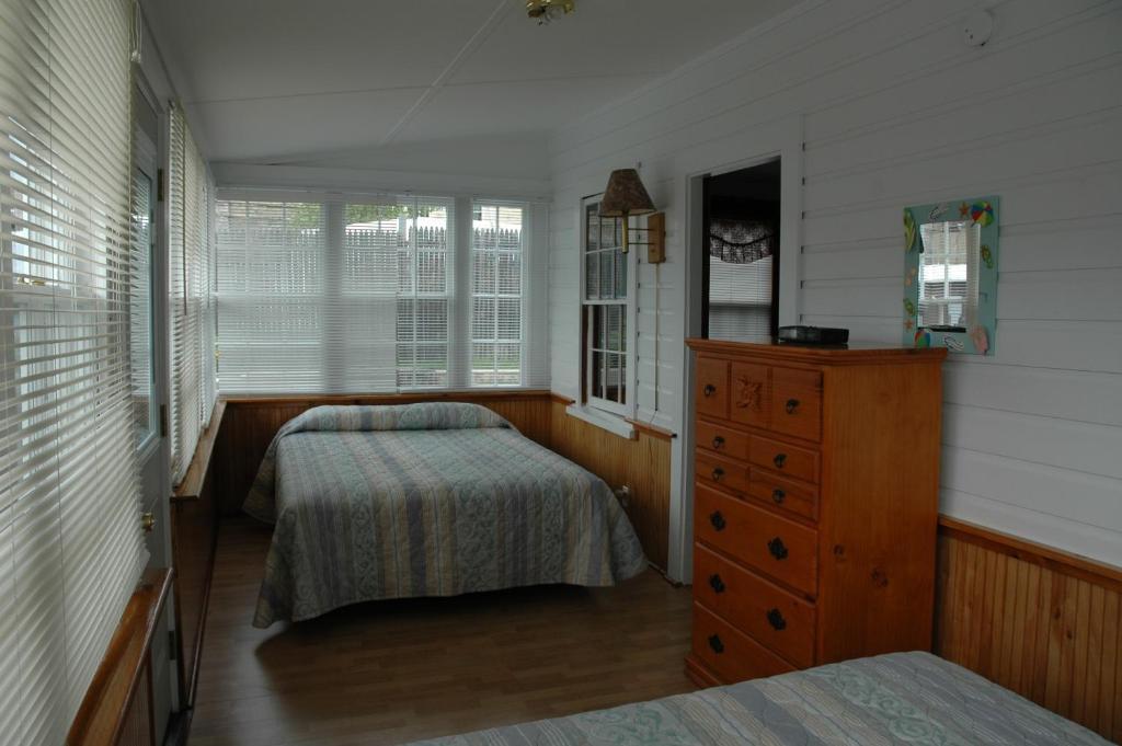 Channel Waterfront Cottages Weirs Beach Habitación foto