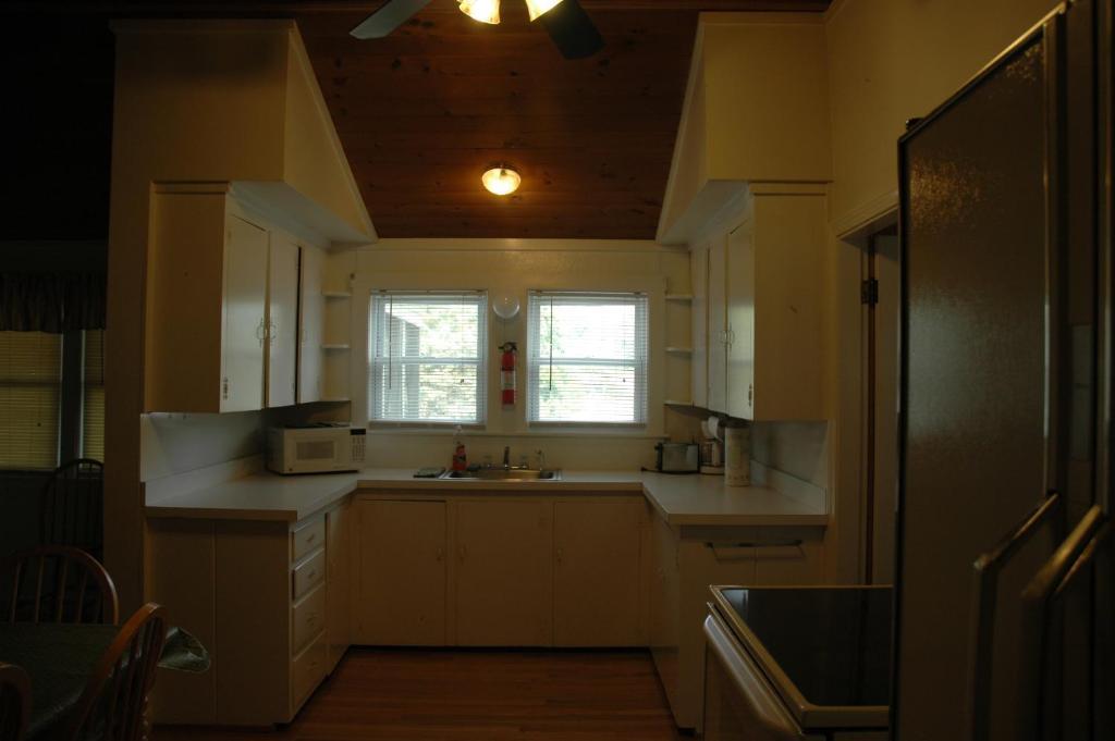 Channel Waterfront Cottages Weirs Beach Habitación foto